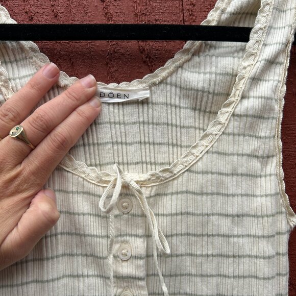 Doen Ruth Tank - Picture 3 of 3